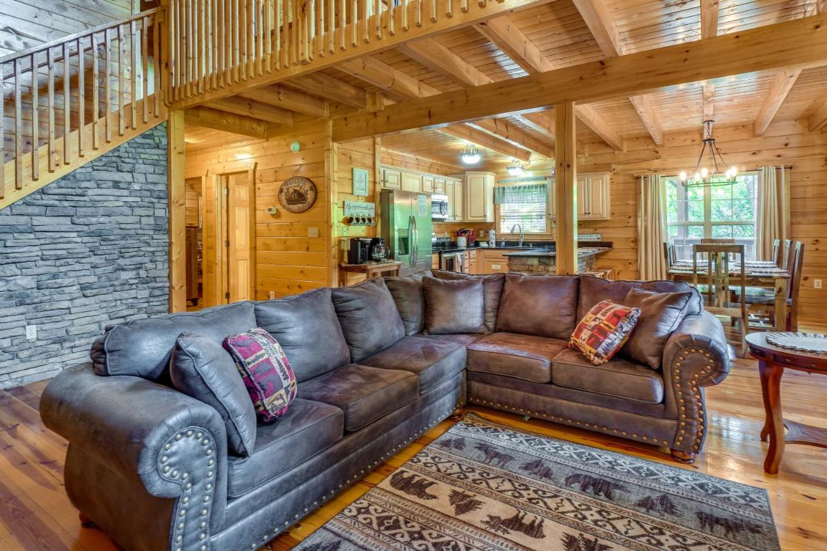 Gatlinburg Getaway Private Hot Tub and Fireplace! - image 5
