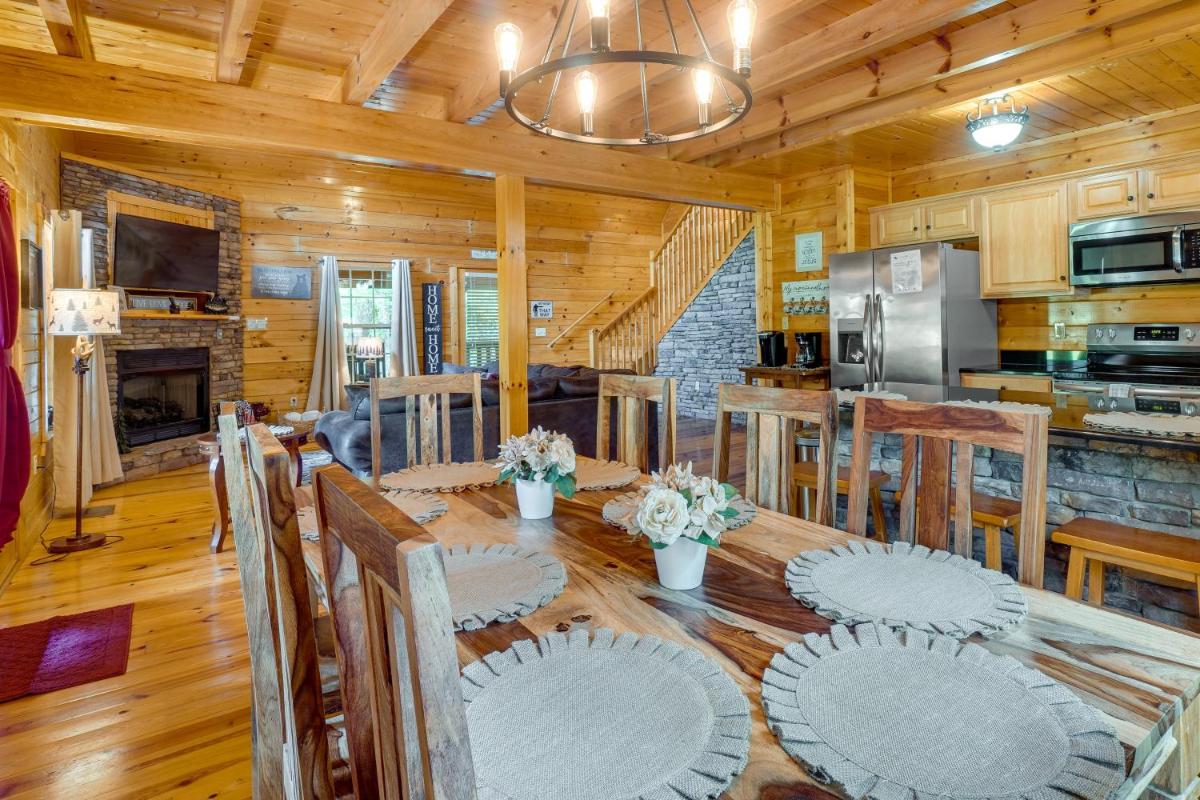 Gatlinburg Getaway Private Hot Tub and Fireplace! - image 7