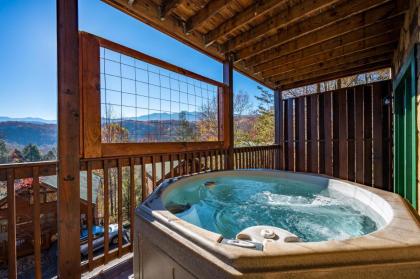 Spacious Smokies Cabin - Hot Tub with Mountain Views - image 2