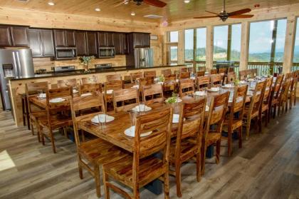 Skyline Splendor: Luxe Retreat with Breathtaking Views Over Downtown Gatlinburg - image 13