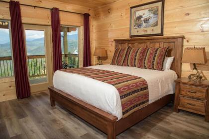 Skyline Splendor: Luxe Retreat with Breathtaking Views Over Downtown Gatlinburg - image 19