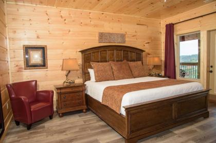 Skyline Splendor: Luxe Retreat with Breathtaking Views Over Downtown Gatlinburg - image 20