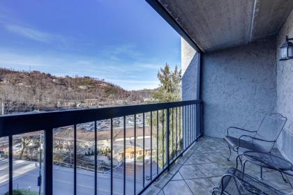 Downtown Gatlinburg Condo with Community Pool! - image 2