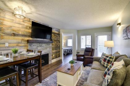Gatlinburg Condo with Smoky Mtn Views Walk to Dwtn!