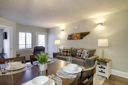 Gatlinburg Condo with Smoky Mtn Views Walk to Dwtn! - image 10