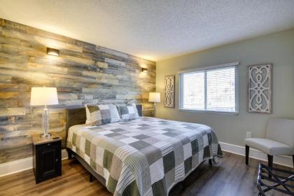 Gatlinburg Condo with Smoky Mtn Views Walk to Dwtn! - image 15