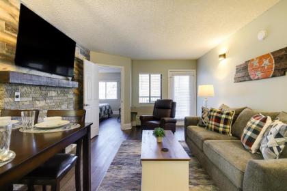 Gatlinburg Condo with Smoky Mtn Views Walk to Dwtn! - image 5