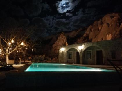 Seven Rock Cave Hotel - image 10