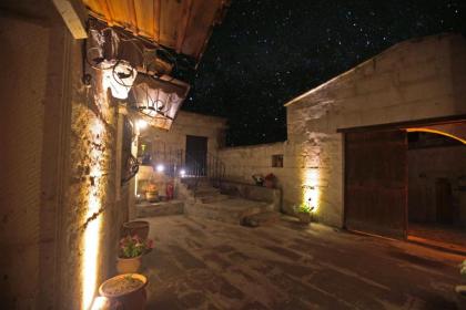 Tulip Cave Suites - image 10