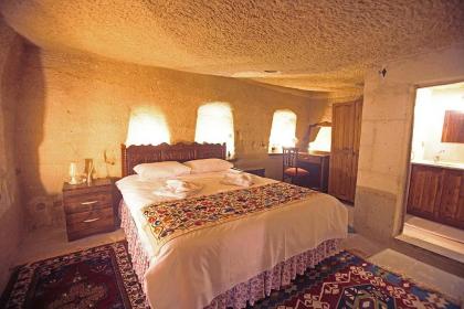Tulip Cave Suites - image 12