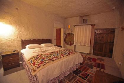Tulip Cave Suites - image 15