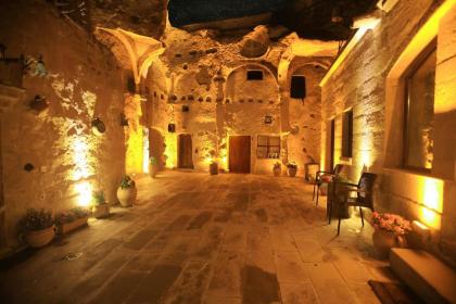 Tulip Cave Suites - image 2