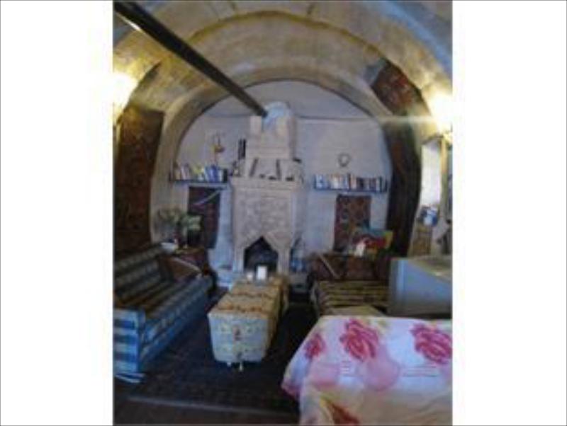 Bedrock Cave Hotel - main image