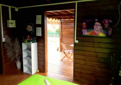 Bungalow with one bedroom in Capesterre Belle Eau with wonderful mountain view private pool enclosed garden 12 km from the beach - image 11