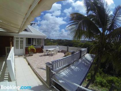 Studio avec terrasse amenagee et wifi a Le Gosier a 3 km de la plage - image 1