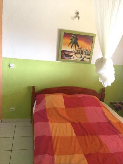 Maison de 2 chambres avec jardin clos et wifi a Le Moule a 2 km de la plage - image 9