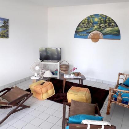 Appartement de 2 chambres avec vue sur la mer et jardin clos a Le Moule a 1 km de la plage - image 2