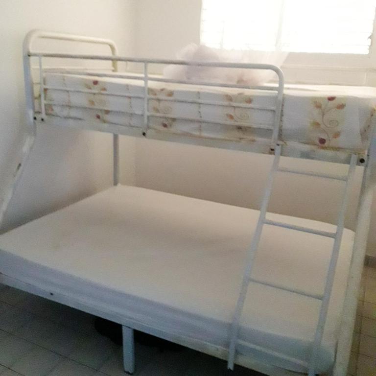 Appartement de 2 chambres avec vue sur la mer et jardin clos a Le Moule a 1 km de la plage - image 5