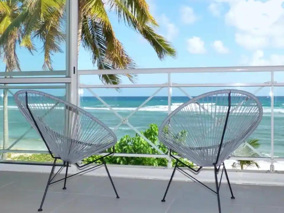 17 Palms glamorous apartment facing the sea - main image