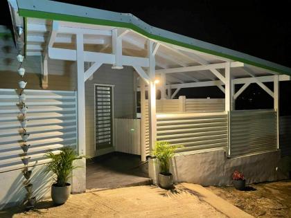 Maison de 2 chambres avec piscine privee terrasse amenagee et wifi a Le Gosier a 1 km de la plage - image 11
