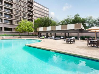 DoubleTree by Hilton Hotel & Suites Houston by the Galleria - image 20
