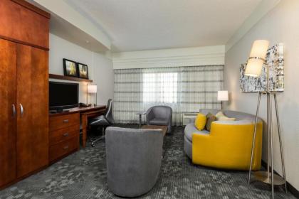 Courtyard by Marriott Houston Galleria - image 2