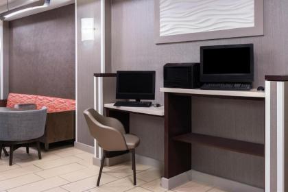 SpringHill Suites Houston Hobby Airport - image 18
