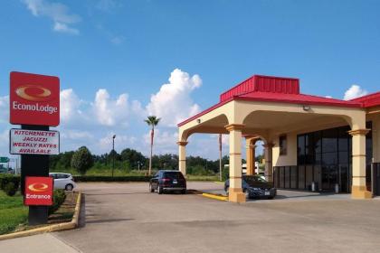 Econo Lodge Inn & Suites West – Energy Corridor - image 8