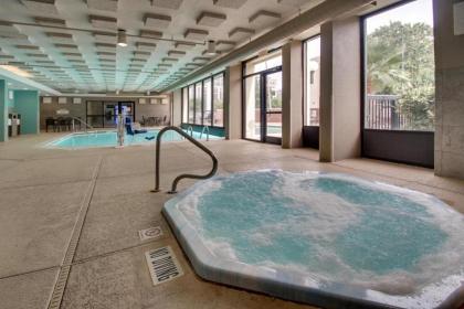 Drury Inn & Suites Houston Galleria - image 18