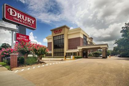 Drury Inn & Suites Houston Galleria - image 4