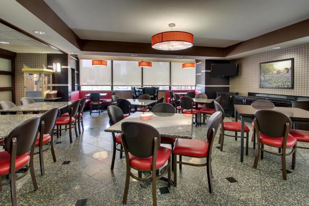 Drury Inn & Suites Houston Galleria - image 6
