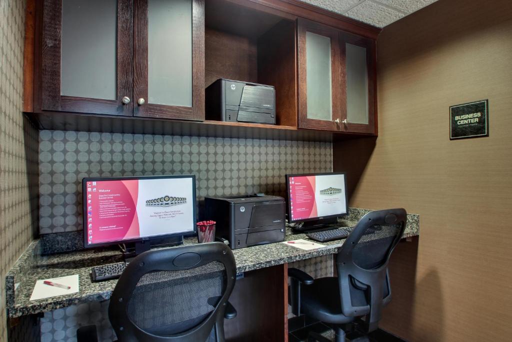 Drury Inn & Suites Houston Galleria - image 7