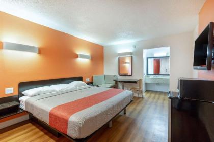 Motel 6-Houston TX - East - image 10