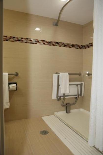Comfort Inn & Suites Houston I-10 West Energy Corridor - image 7