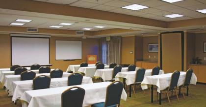 La Quinta by Wyndham Houston Bush IAH South - image 2