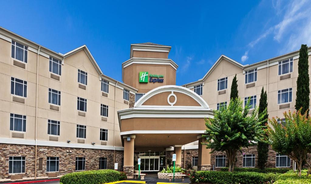Holiday Inn Express Hotel & Suites Houston-Downtown Convention Center an IHG Hotel - main image