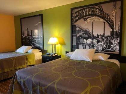 Super 8 by Wyndham Houston/I-10/Federal Road - image 10