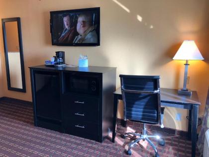 Super 8 by Wyndham Houston/I-10/Federal Road - image 12