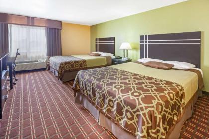 Super 8 by Wyndham Houston/I-10/Federal Road - image 18