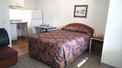InTown Suites Extended Stay Houston TX-Hobby Airport - image 7