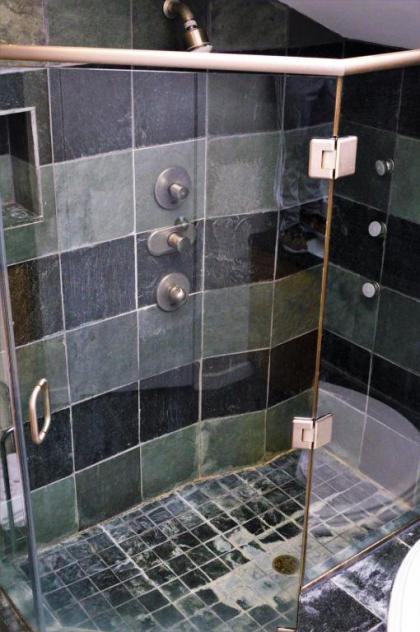 Modern B & B - image 17