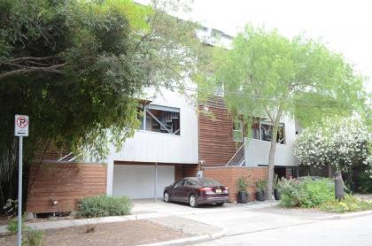 Modern B & B - image 20
