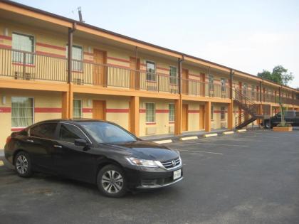 Best Way Inn Houston - image 1