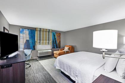 Hampton Inn and Suites Houston Central - image 12