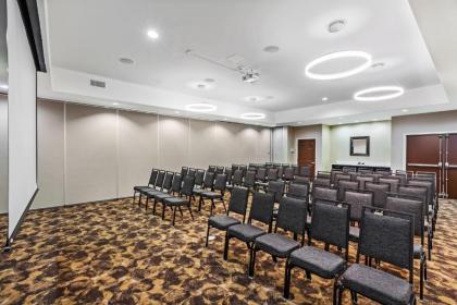 Hampton Inn and Suites Houston Central - image 17