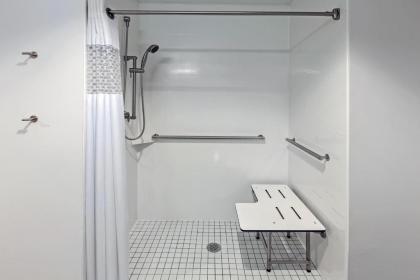 Hampton Inn and Suites Houston Central - image 5