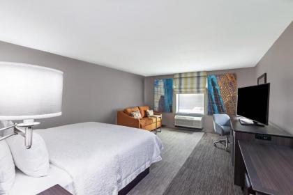 Hampton Inn and Suites Houston Central - image 7