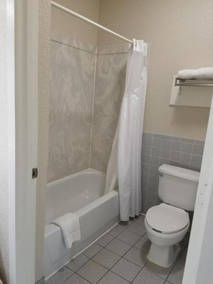 Scott Inn & Suites - Downtown Houston - image 9