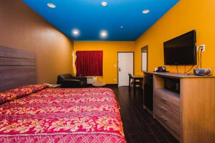 Moonlight Suites - Houston/George Bush Int'l Airport - image 11