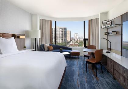 Four Seasons Hotel Houston - image 2